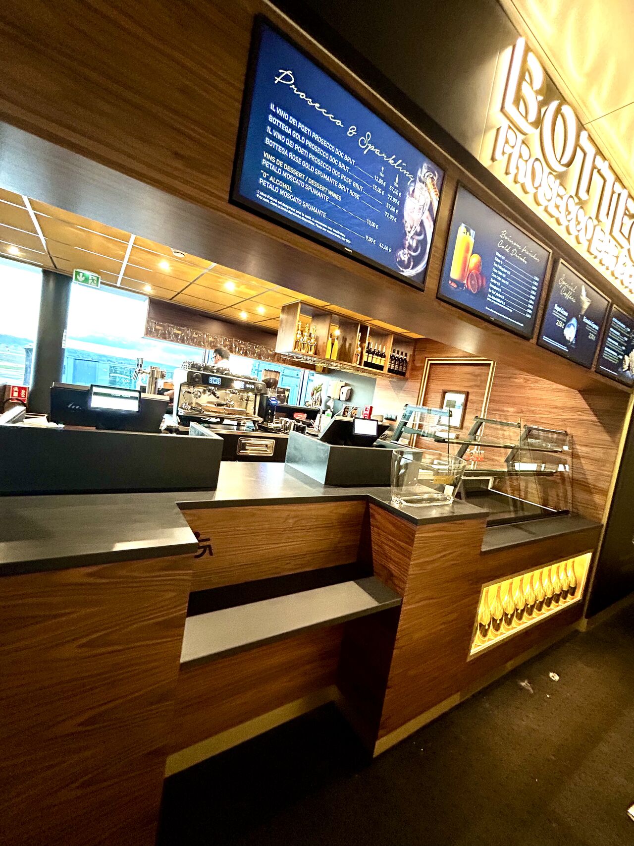 Bottega Prosecco Bar EuroAirport Basel-Mulhouse — bar et comptoir